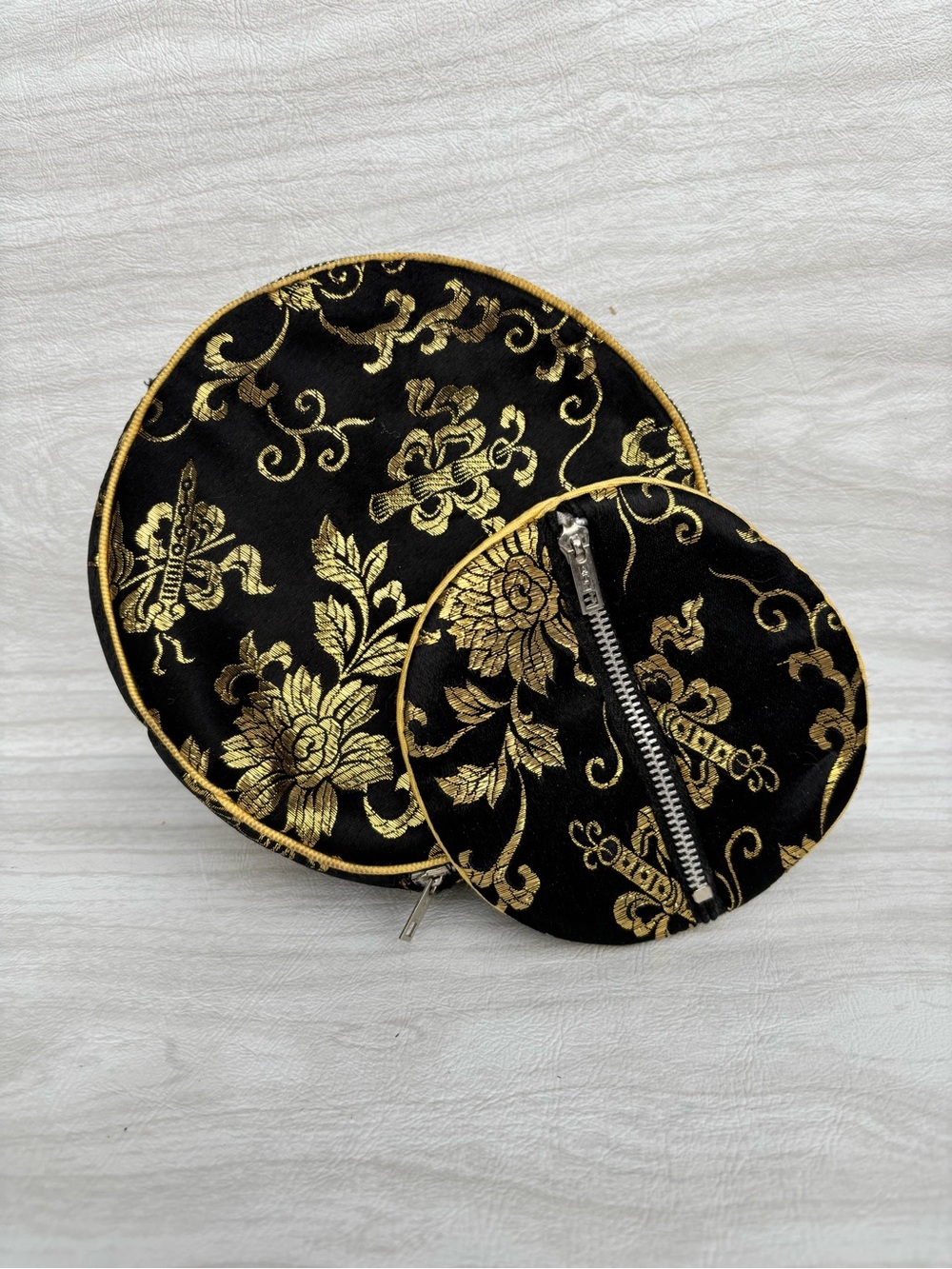 Vintage Travel Jewelry Accessory set - Asian Region Gold & Black